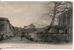 Carte Postale Ancienne Mazières En Gatine - La Rue De Niort - Mazieres En Gatine