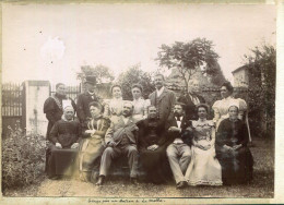 79 - La Mothe Saint Héray ? : Photo - Groupe Pris Au Château De La Mothe - La Mothe Saint Heray