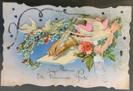 Carte Gaufrée, Colombe, Et Rosace De Papier Cachée Derrière La Principale Colombe - A Systèmes