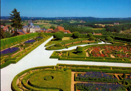 HAUTEFORT  ( DORDOGNE )    LES JARDINS FLEURIS DU  CHATEAU ET LE VILLAGE - Hautefort