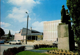 LOUDEAC      ( COTES D 'ARMOR )   LA POSTE ET LE MONUMENT AUX MORTS - Poste & Facteurs