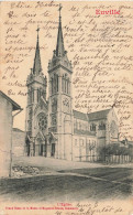 Euville * La Place De L'église Du Village - Sonstige & Ohne Zuordnung