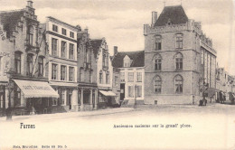 BELGIQUE - Furnes - Anciennes Maisons Sur La Grand Place - Carte Postale Ancienne - Andere & Zonder Classificatie