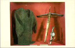 New York City Metroplitan Museum Of Art Shirt Of Mail & Crossbow With Bolt And Cranequin European 16th Century - Museos