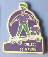 XX613 Pin's école Collège De Wavrin NORD SKATEBOARD Achat Immédiat - Skateboard