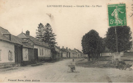 Louvrechy * Grande Rue Et La Place Du Village * Villageois Landau Poussette Pram Kinderwagen Nounou - Autres & Non Classés