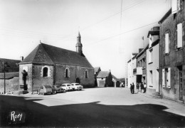 2417. HERBIGNAC - PLACE ET CHAPELLE NOTRE-DAME DE MISERICORDE - Herbignac