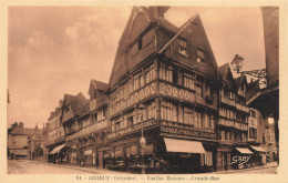 Lisieux * Grande Rue Du Village * Les Vieilles Maisons * Fabrique De Grands Magasins - Lisieux