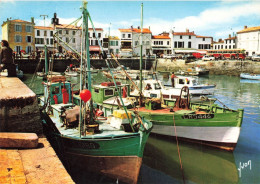 Ile De Ré * La Flotte En Ré * Vue Sur Le Port * Bateaux Pêche - Ile De Ré