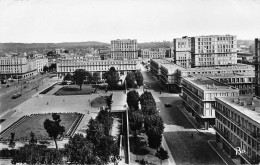 Le Havre * La Place De L'hôtel De Ville * Jardins Et Nouveaux Immeubles - Non Classificati