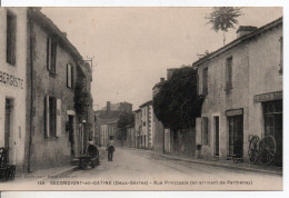 Carte Postale Ancienne Secondigny En Gatine - Rue Principale (en Arrivant De Parthenay) - Secondigny