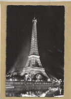 FR.- PARIS, EIFELTOREN. LA TOUR EIFFEL ILLUMINEÉ. 1964. CHANTAL. - Tour Eiffel