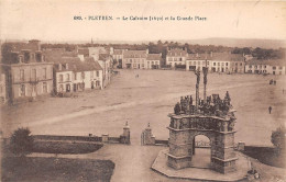 Pleyben               29         Le Calvaire Et La Grande Place       (voir Scan) - Pleyben