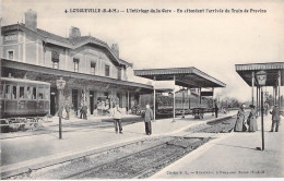 France - Longueville - L'intérieur De La Gare - En Attendant L'arrivée Du Train De Provins - Carte Postale Ancienne - Provins