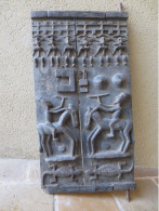Porte Sculptée De Grenier DOGON Au Mali. - Afrikanische Kunst