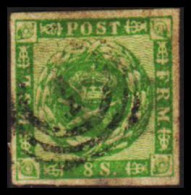 1858. DANMARK. Wavy-lined Spandrels. 8 Skilling Green Nice Stamp. (Michel 8) - JF531147 - Used Stamps