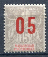 Réf 57-1 CL2 < MADAGASCAR < N° 111A * Chiffre Espacé < Neuf Ch. * MH - Neufs