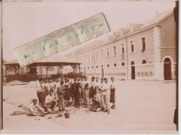 ( 37 ) TOURS -  Des Militaires Qui Posent ( Photo Souple 12 Cm X 9 Cm ) - Places