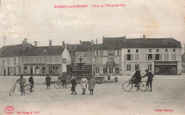 France - Nogent En Bassigny - Place De L'hîtel De Ville - Edit; Visé - Collect. Marchal - Animé - Carte Postale Ancienne - Nogent-en-Bassigny