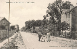 France - Freinville L'abbaye - Rue Colbert - Edition Bouzin - Animé - Famille - Carte Postale Ancienne - Autres & Non Classés