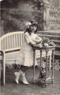 ENFANTS - Portrait - Fille - Robe - Carte Postale Ancienne - Portraits