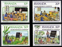 1380/1383** - Année Internationale De L'alphabétisation / Internationaal Jaar Van Alfabetisering - RWANDA - Unused Stamps