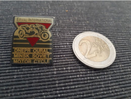 PIN'S PINS MOTOS ANCIENNES OLD MOTORBIKES ERVAL INTERNATIONAL DNEPR OURAL MINSK SOVIET - Motos