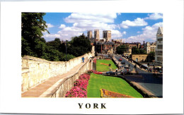 (4 P 43) UK - York (City Wall & Cathedrale) Lighthly Shorten - York