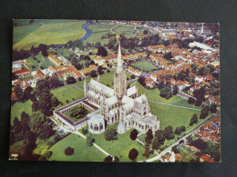 SALISBURY CATHEDRAL - ROYAUME UNI - Salisbury