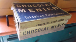 CHOCOLAT MENIER RARE ANCIENNE GRANDE BOITE TABLETTES PETIT GOUTER DANS SON JUS - Boxes