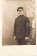 Photographie - Militaria - Un Homme En Uniforme - Carte Postale Animée - Fotografie