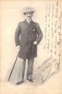 FANTAISIE - Homme - Portrait - Moustache - Chapeau - Canne - Carte Postale Ancienne - Hommes