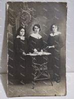 Italy Italia Postcard Photo To Identify.3 Nice Girls Ragazze BENEVENTO 1924. - Benevento