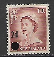 NUOVA ZELANDA  1958  REGINA ELISABETTA II  PROVVISORI  SOPRASTAMPATI CON NUOVO VALORE  UNIF 412 USATO (FILIGRANA STELLE) - Usati