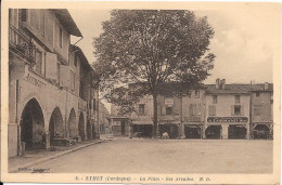 EYMET - La Place - Ses Arcades - Eymet