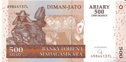 MADAGASCAR - 500 Ariary 2004 UNC - Madagascar