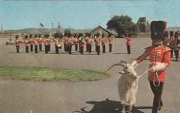 Parades A L'occasion Du Changement De Garde A "La Citadelle". Parade Ceremonies At The Changing Of The Guard - Québec - La Citadelle