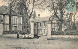 Crosne * Crosnes * Le Château * L'entrée * Villageois - Crosnes (Crosne)