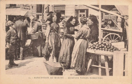 Haut Rhin * Alsaciennes Au Marché * Femme Du Pays En Coiffe - Autres & Non Classés