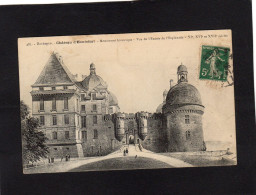 121474       Francia,  Dordogne,  Chateau  D"Hautefort, Monument  Historique, Vue  De L"Entree  De L"Esplanade, VG 1910 - Hautefort