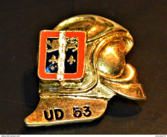 Pin's Pompiers UD De La Mayenne Model Doré - Pompiers