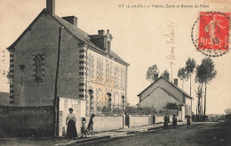 Gy * Rue , Bureau De Poste , Mairie Et école * Enfants Villageois - Autres & Non Classés