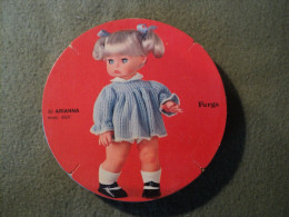 CARTON PUBLICITAIRE DOLLY DO POUPEES FURGA. MODELE ARIANNA. ANNEES 1960 / 1970 N° 35 MODELE N° 4501 - Poupées