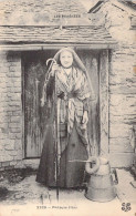 FOLKLORE - Porteuse D'eau Des Pyrénées - Carte Postale Ancienne - Vestuarios