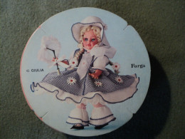 CARTON PUBLICITAIRE DOLLY DO POUPEES FURGA. MODELE GIULIA. ANNEES 1960 / 1970 N° 45 - Puppen