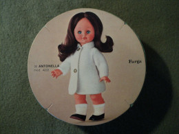 CARTON PUBLICITAIRE DOLLY DO POUPEES FURGA. MODELE ANTONELLA. ANNEES 1960 / 1970 MODELE 4222 - Dolls
