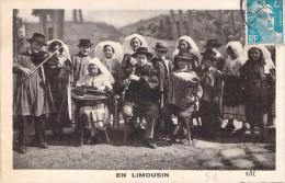 FOLKLORE - En Limousin - Petits Musiciens - Carte Postale Ancienne - Vestuarios