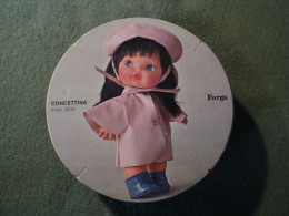 CARTON PUBLICITAIRE DOLLY DO POUPEES FURGA. MODELE CONCETTINA. ANNEES 1960 / 1970 MODELE N° 2516. - Dolls