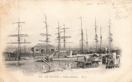 Le Havre * Les Bateaux En Cales Sèches - Hafen