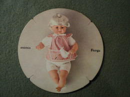 CARTON PUBLICITAIRE DOLLY DO POUPEES FURGA. MODELE ANDREA. ANNEES 1960 / 1970 - Bambole